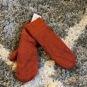 Lululemon Chevron Knit Mittens